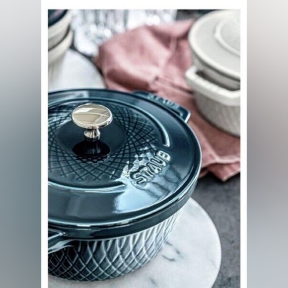 Staub Twist cocotte 20cm La Mer - Picture 2 of 2